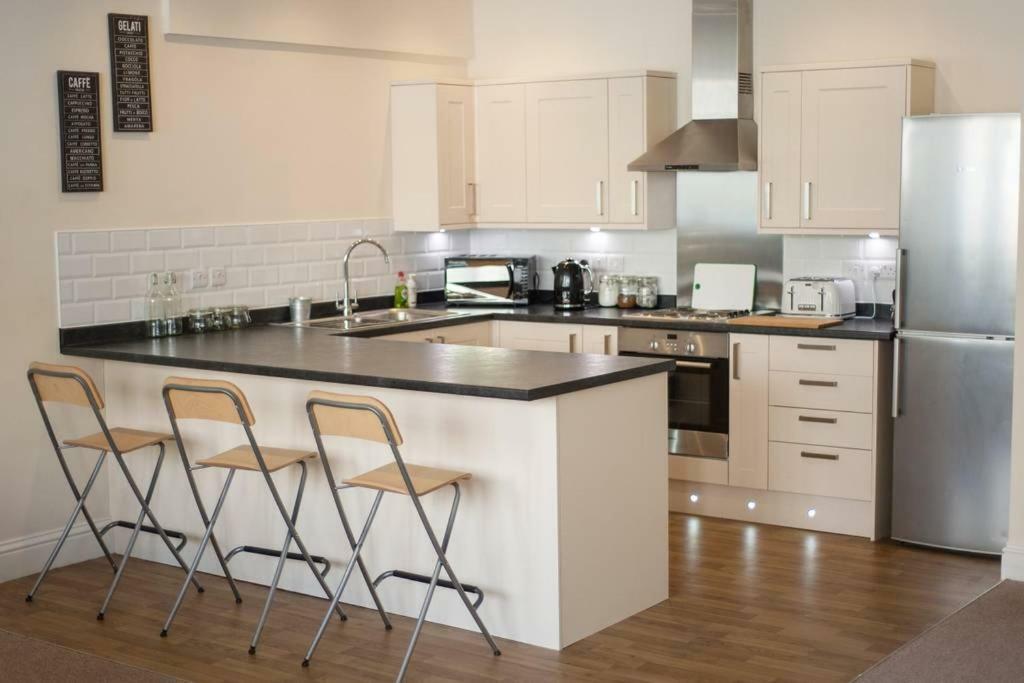 The Broadmead Forest - Spacious City Centre 3Bdr Apartment Bristol Bagian luar foto
